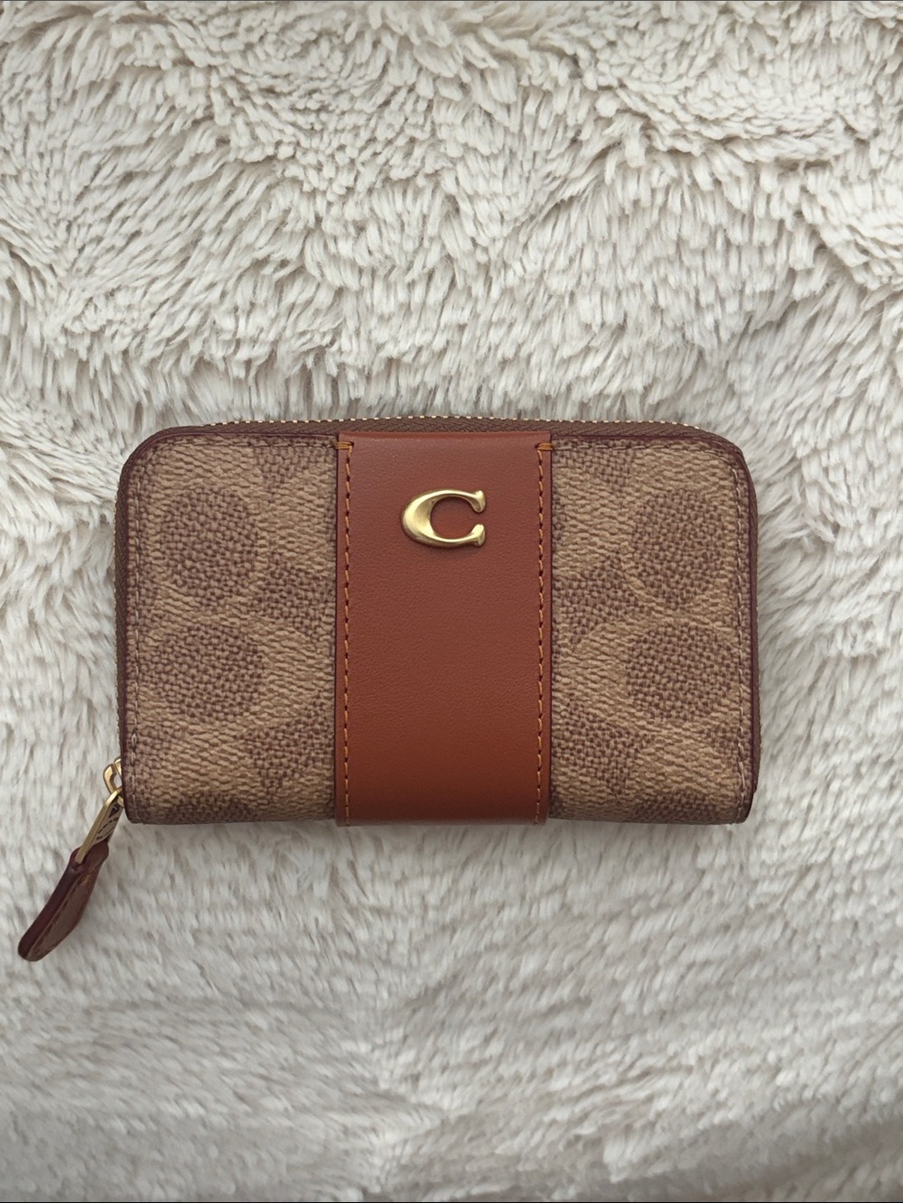 COACH Essential Small Zip Card Case